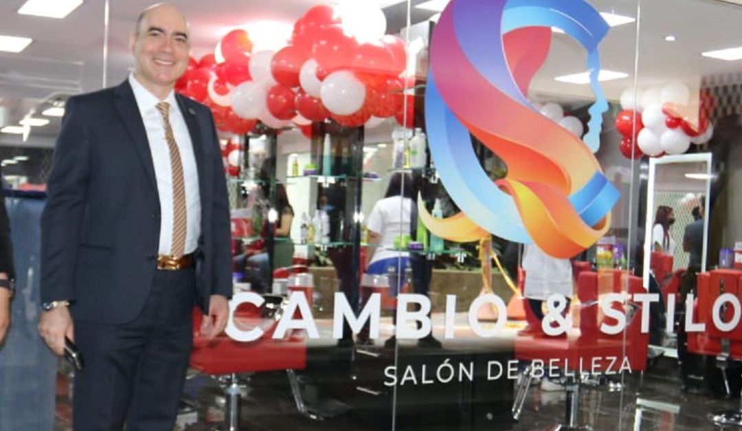 “Quienes deseen ir a un salón de belleza muy bonito, muy bien adecuado, con la seguridad de un campus universitario pueden hacerlo aquí en la USC”, precisó Carlos Andrés Pérez, rector de la Universidad Santiago de Cali. “Quienes deseen ir a un salón de belleza muy bonito, muy bien adecuado, con la seguridad de un campus universitario pueden hacerlo aquí en la USC”, precisó Carlos Andrés Pérez, rector de la Universidad Santiago de Cali.