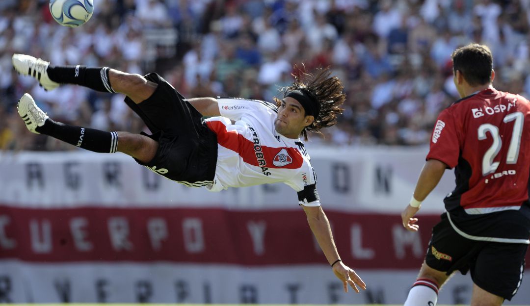 Falcao García jugando para River Plate. Falcao García jugando para River Plate.