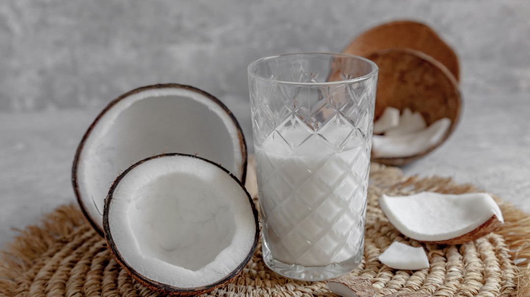 ¿Cómo hacer leche de coco casera?
