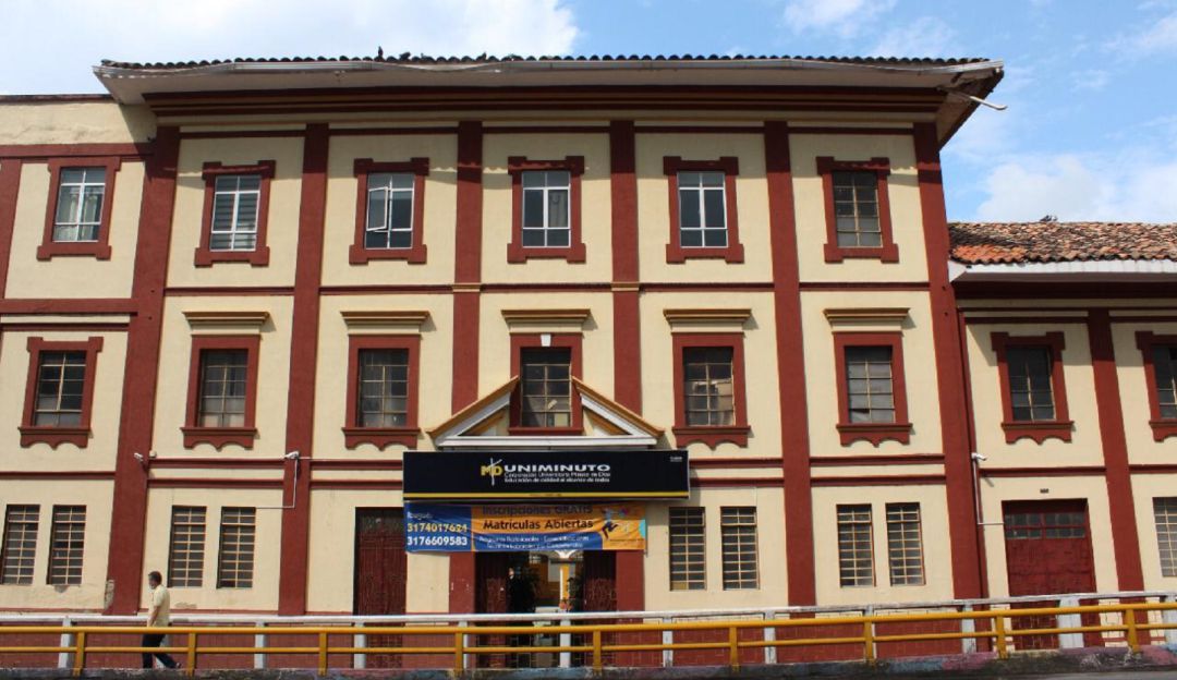 Uniminuto en Ibagué sede sobre la carrera quinta Uniminuto en Ibagué sede sobre la carrera quinta