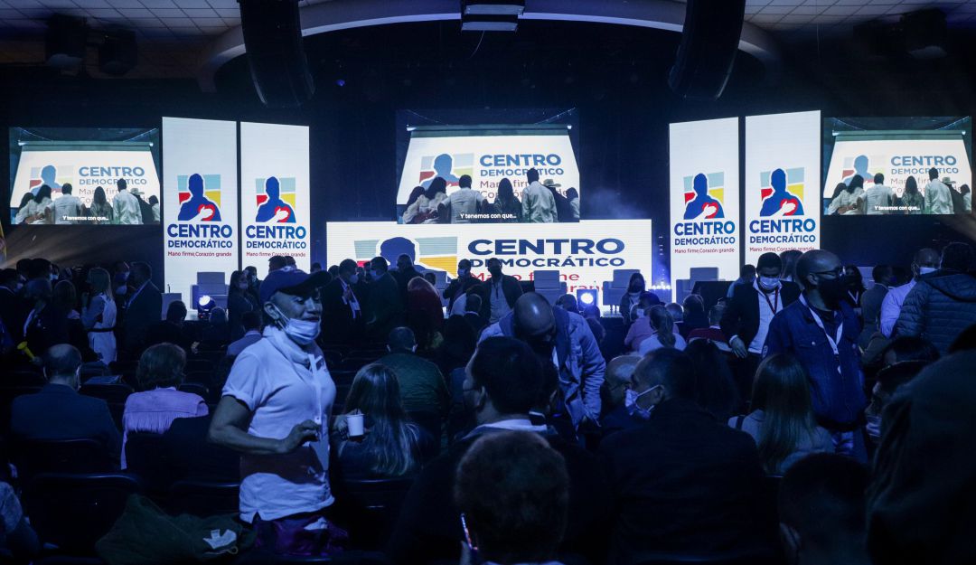 El Centro Democrático realizará una consulta para determinar a qué candidato apoyarán para las presidenciales El Centro Democrático realizará una consulta para determinar a qué candidato apoyarán para las presidenciales