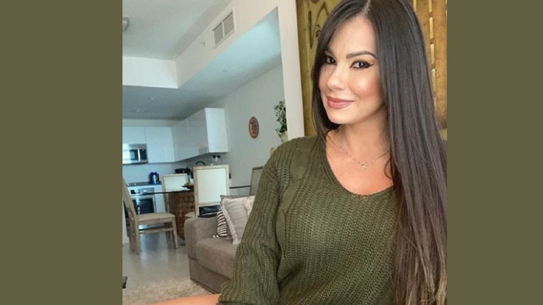 "Primer primerísimo plano": a Esperanza Gómez por foto de su 'retaguardia'