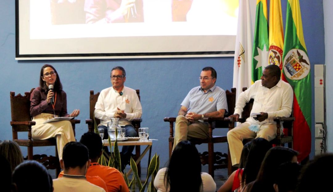El Servicio Nacional de Aprendizaje abre una nueva convocatoria nacional, en articulación estratégica con el MinCIT y el MinTIC El Servicio Nacional de Aprendizaje abre una nueva convocatoria nacional, en articulación estratégica con el MinCIT y el MinTIC