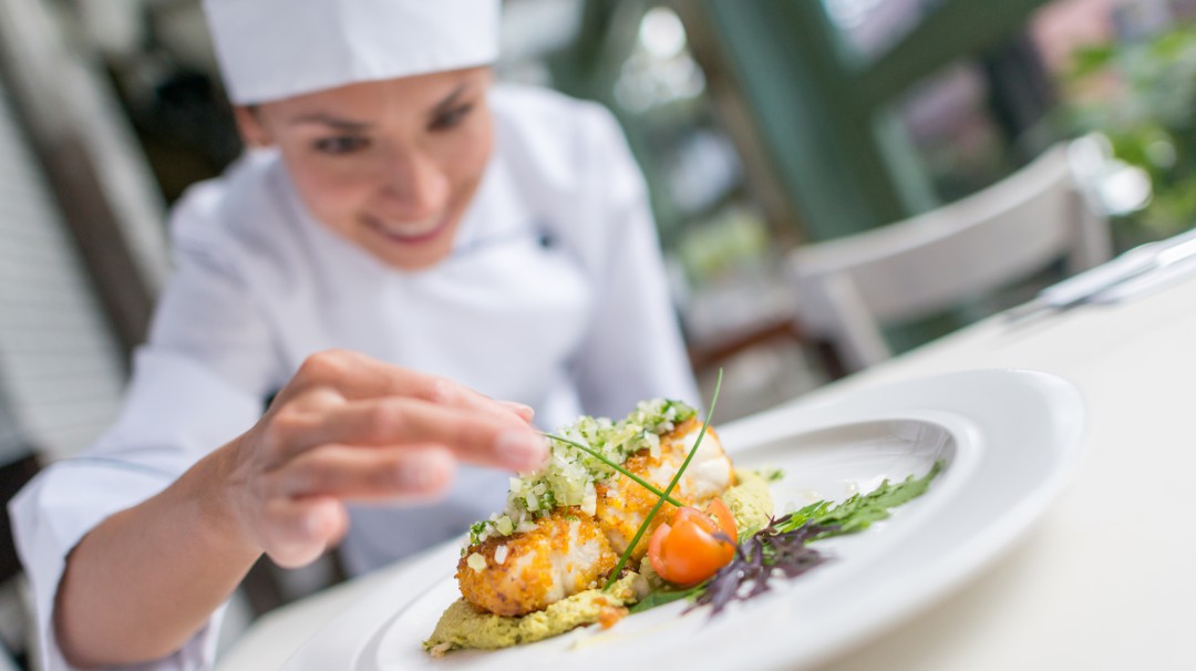 Reconocido hotel busca baristas, chefs, parrilleros, meseros y bartenders