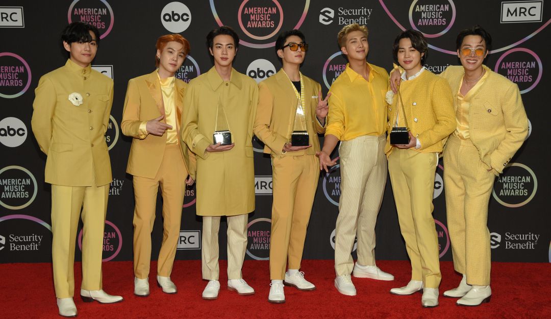 Está en marcha la primera colaboración entre Snoop Dogg y BTS Está en marcha la primera colaboración entre Snoop Dogg y BTS