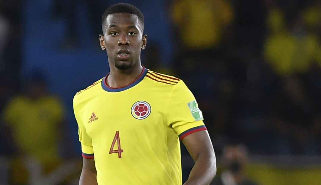 Carlos Cuesta, defensa de la Selección Colombia Carlos Cuesta, defensa de la Selección Colombia
