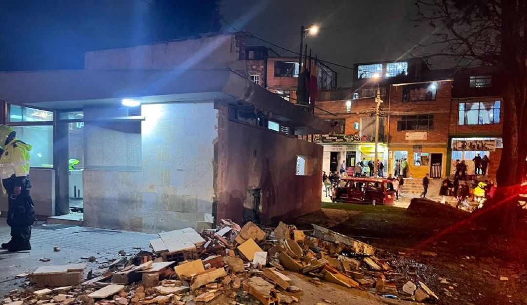 Fuerte explosión en un CAI del sur de Bogotá Fuerte explosión en un CAI del sur de Bogotá
