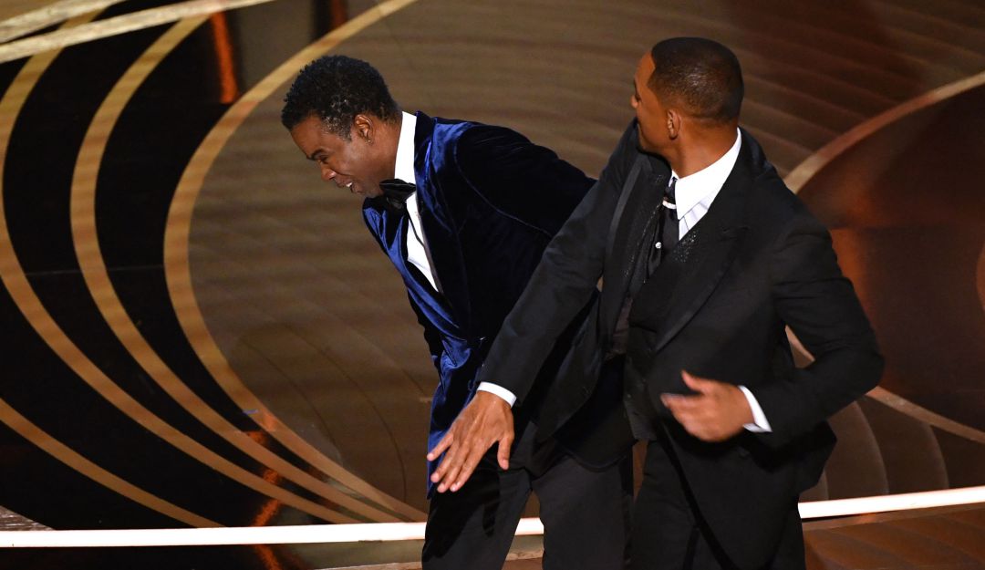 Momento en el que Chris Rock fue abofeteado en los Oscar. Momento en el que Chris Rock fue abofeteado en los Oscar.