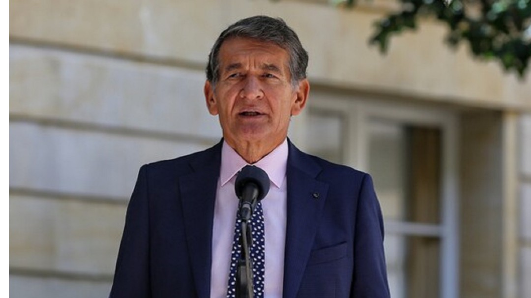 Gobierno oficializó incremento salarial del 7,26% a servidores