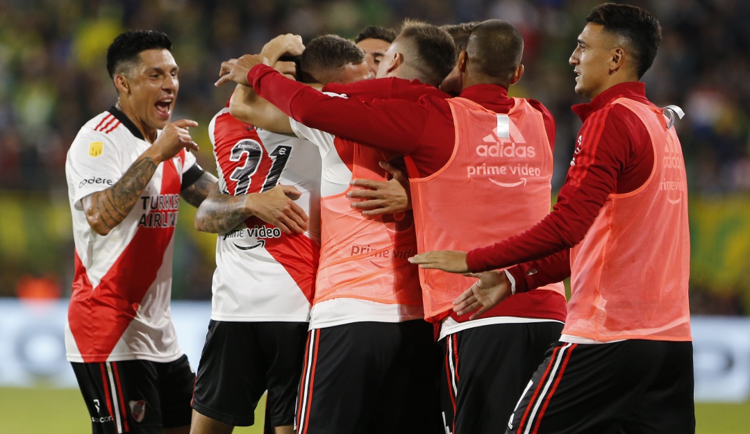 Los jugadores de River Plate festejan el primer gol del partido. Los jugadores de River Plate festejan el primer gol del partido.