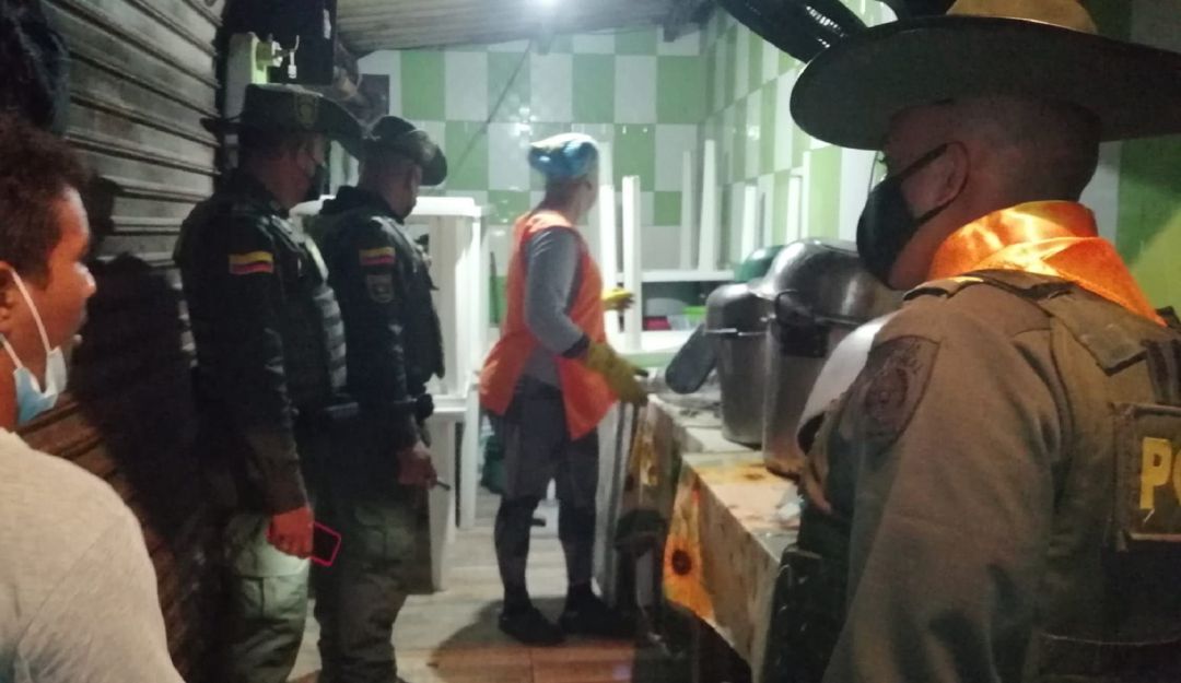 La Policía realiza controles a la venta de pescado en mal estado en el mercado de Bazurto La Policía realiza controles a la venta de pescado en mal estado en el mercado de Bazurto