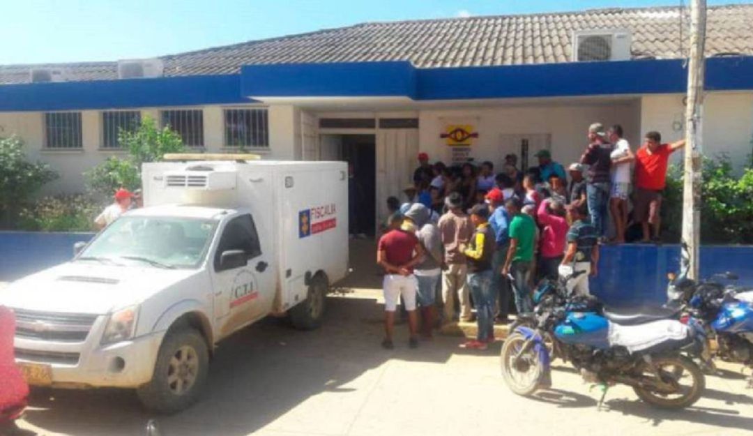 El trágico hecho se presentó en el barrio El Minuto de El Carmen de Bolívar. La mujer se entregó a la Policía El trágico hecho se presentó en el barrio El Minuto de El Carmen de Bolívar. La mujer se entregó a la Policía