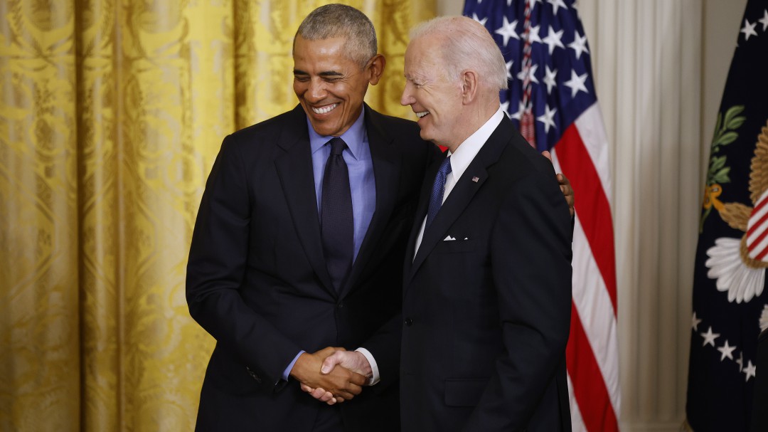 Obama regresa a la Casa Blanca en medio de baja popularidad de Biden