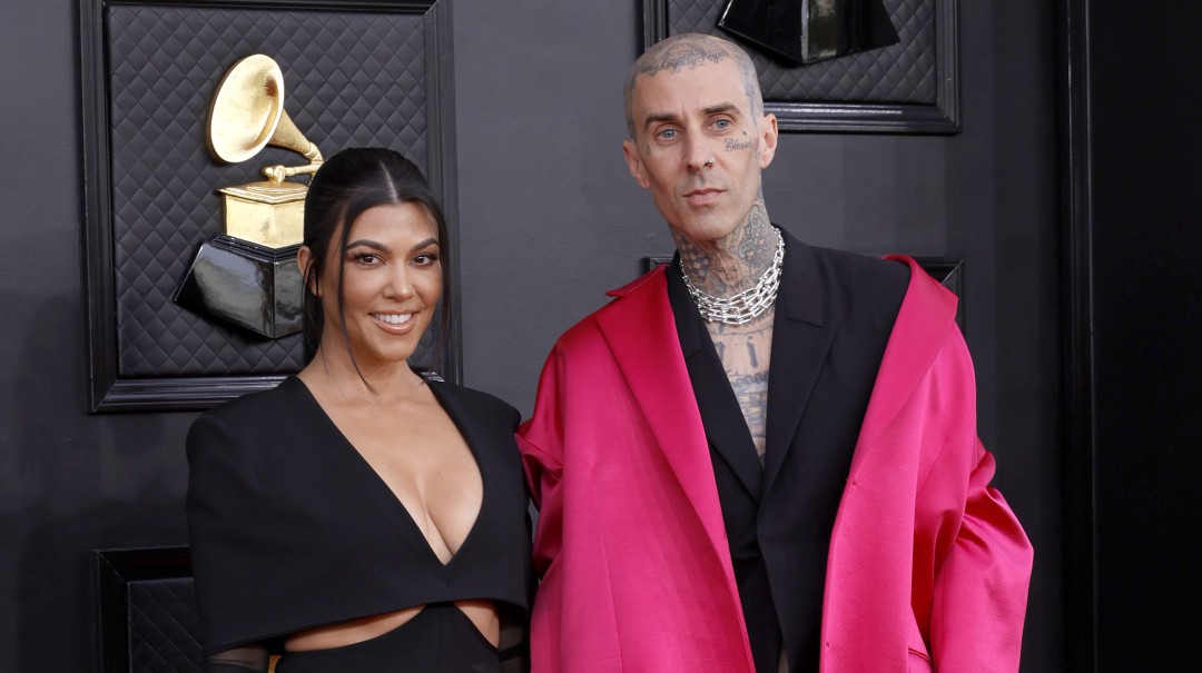 Imitador de Elvis casó a Kourtney Kardashian y a Travis Baker en Las Vegas