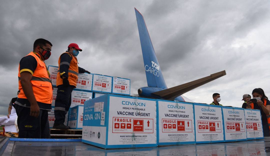 Envío de vacunas Covaxin por medio del mecanismo COVAX. Foto: Getty Envío de vacunas Covaxin por medio del mecanismo COVAX. Foto: Getty