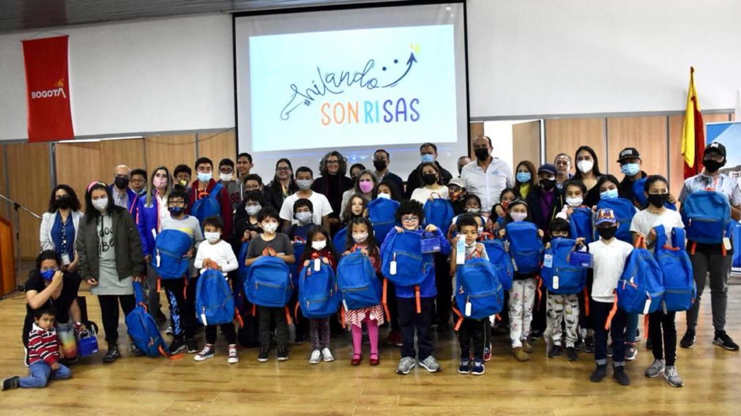 Más de 700 niños en condición de vulnerabilidad recibieron útiles escolares