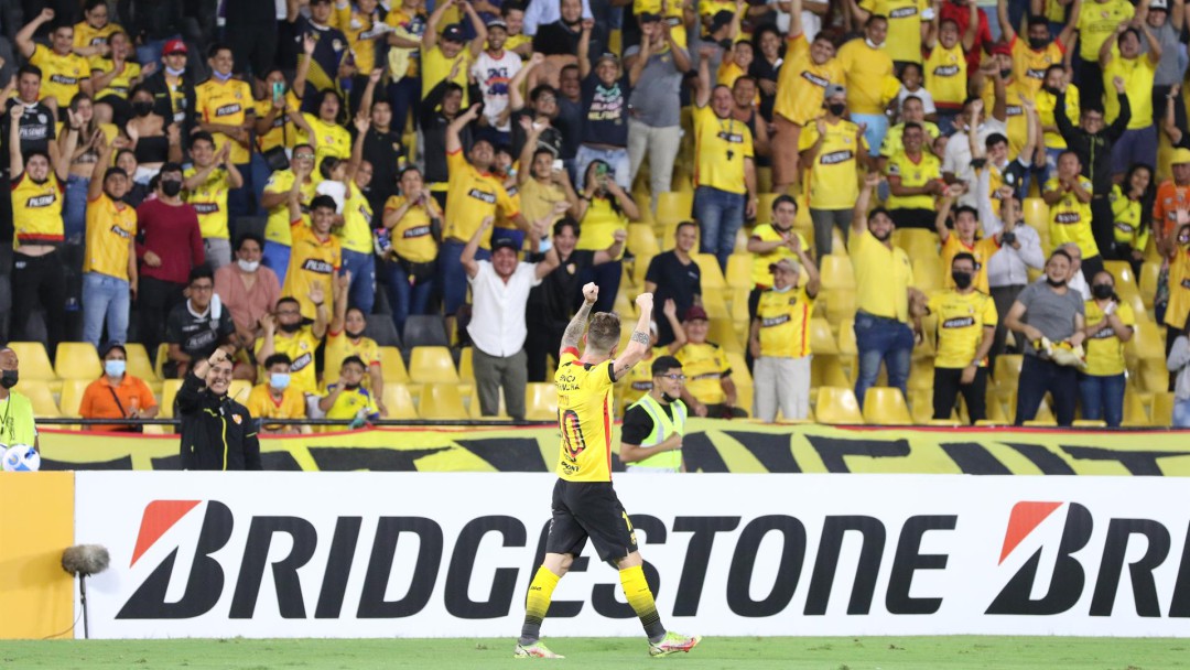 Gol olímpico a tres dedos: Damián Díaz y un cobro que da la vuelta al mundo