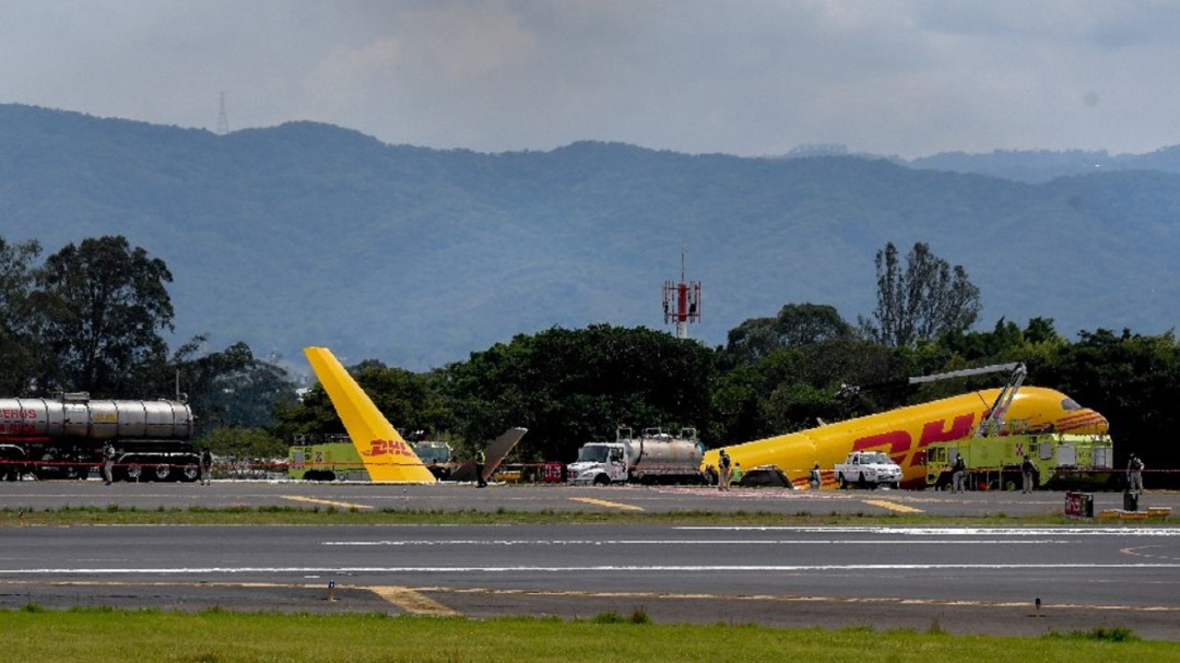 Se partió en dos avión de carga de DHL en Costa Rica