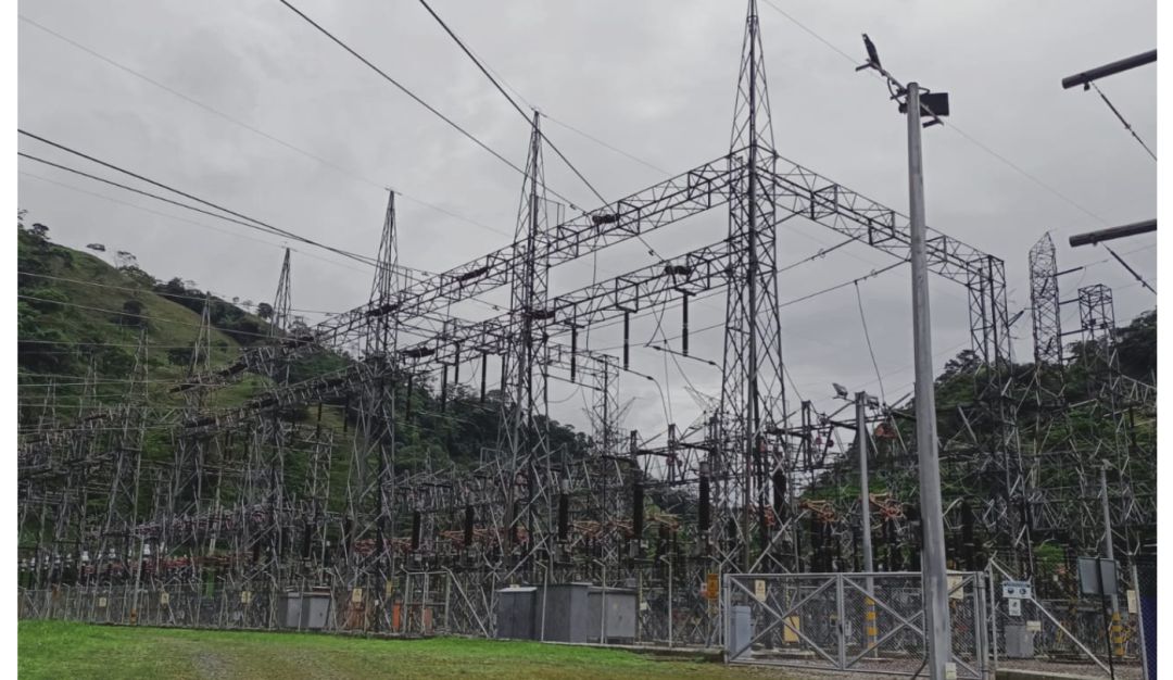 Casa de máquinas de la Central Hidroeléctrica de Chivor. Casa de máquinas de la Central Hidroeléctrica de Chivor.