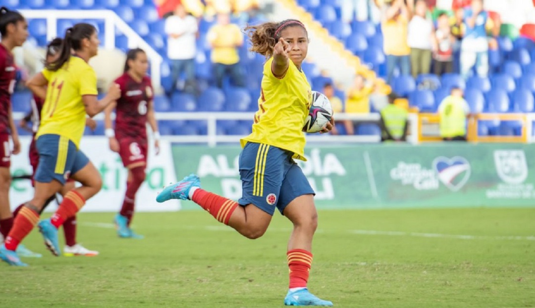 Leicy Santos festeja uno de los goles de Colombia en el empate ante Venezuela. Leicy Santos festeja uno de los goles de Colombia en el empate ante Venezuela.