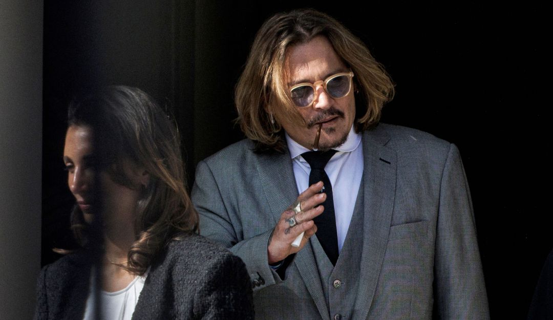 Johnny Depp saliendo de los tribunales Johnny Depp saliendo de los tribunales