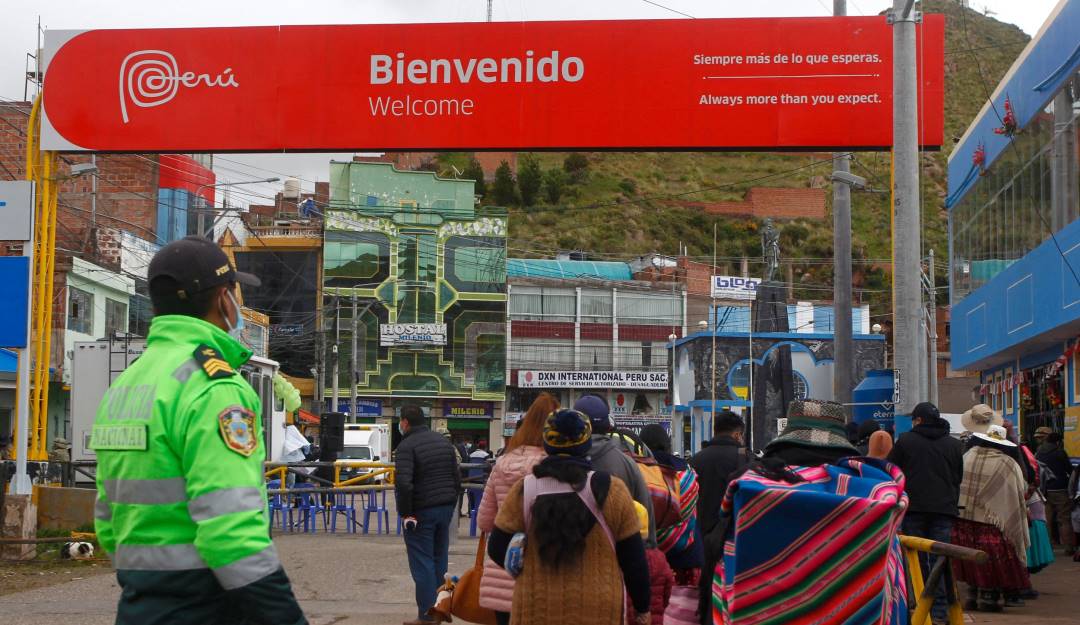 Entrada a Perú por uno de sus pasos fronterizos. Foto: Getty Entrada a Perú por uno de sus pasos fronterizos. Foto: Getty