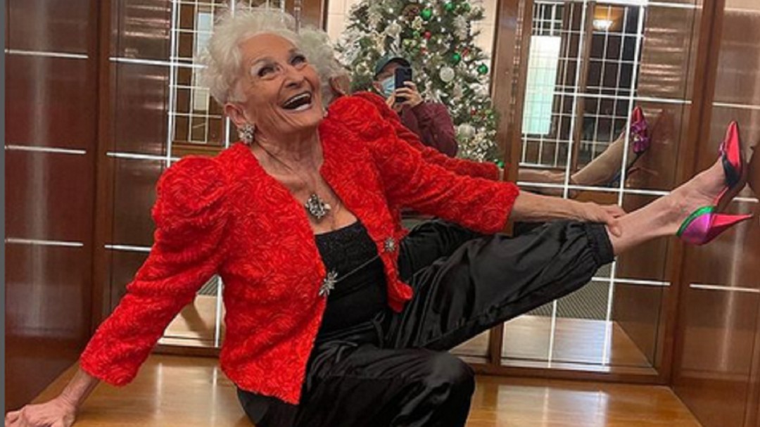 Tinder: Mujer de 85 años ha tenido más de 50 citas para tener aventuras