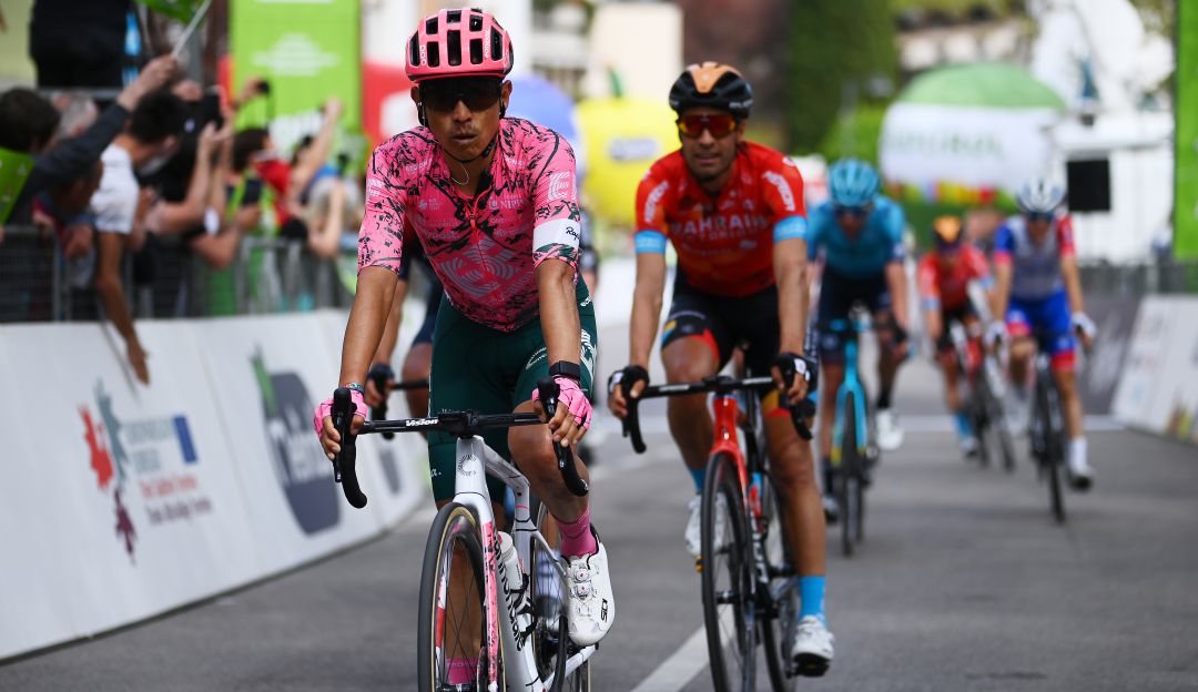 Esteban Chaves cruzó la meta en el séptimo lugar del día. Esteban Chaves cruzó la meta en el séptimo lugar del día.