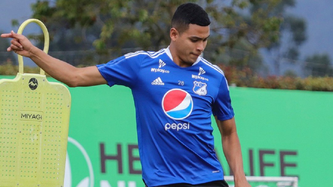 ¿Cuánto tiempo estaría Stiven Vega fuera de las canchas?