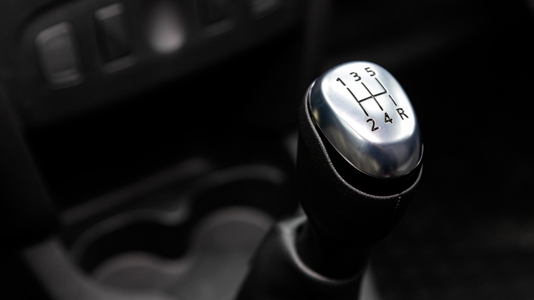 Consejos para cuidar la caja mecánica de los automóviles: ¿qué evitar?