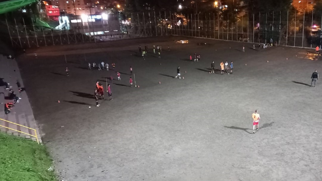 Daño en luminarias en la cancha de La Asunción habría sido por un tercero