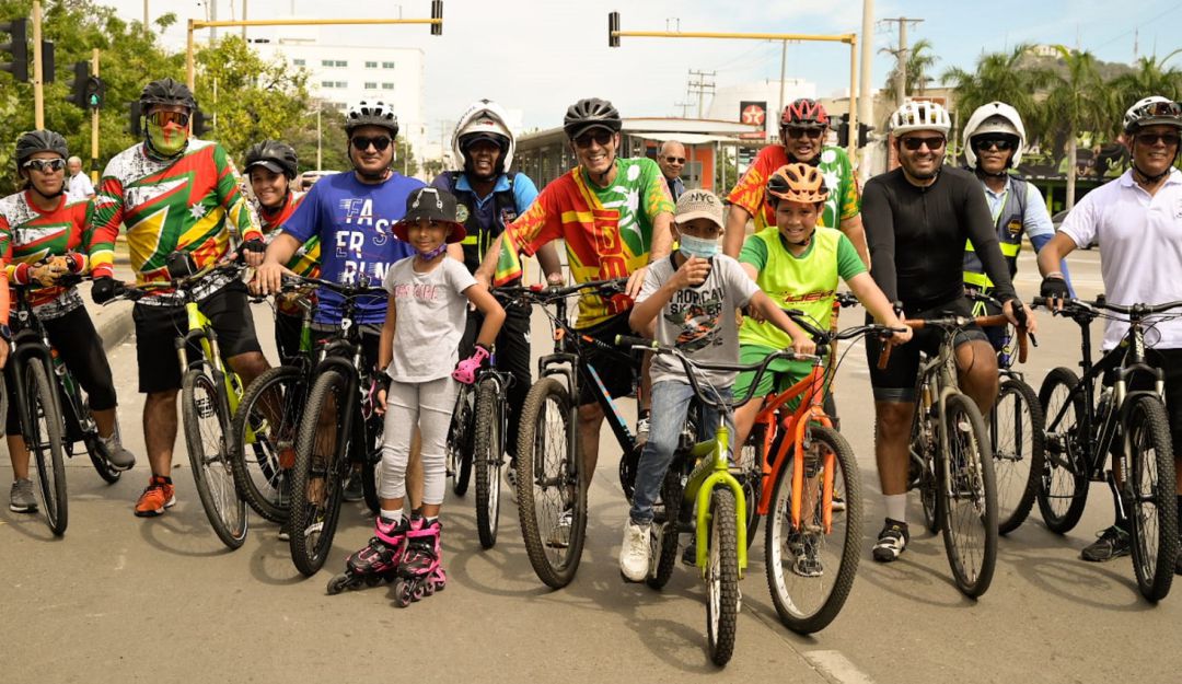 Los participantes recorrieron un tramo de seis kilómetros, ida y regreso en la avenida Pedro de Heredia Los participantes recorrieron un tramo de seis kilómetros, ida y regreso en la avenida Pedro de Heredia