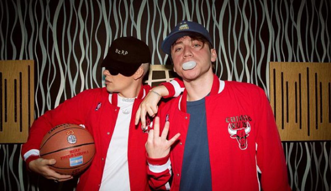 Bizarrap junto a Paulo Londra. Bizarrap junto a Paulo Londra.