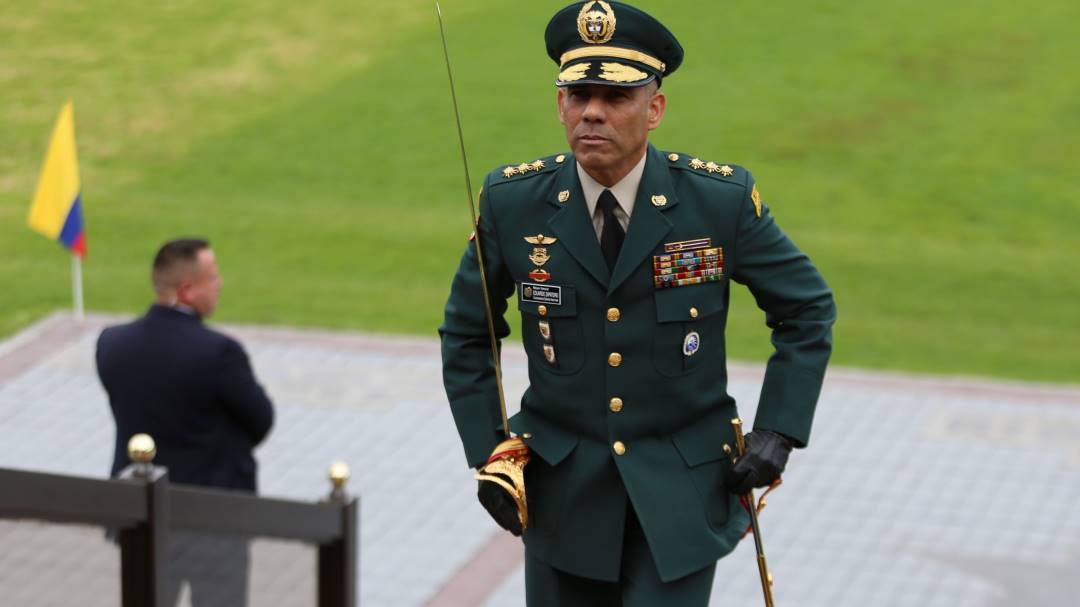 Denuncian ante la Fiscalía al comandante del Ejército general Zapateiro