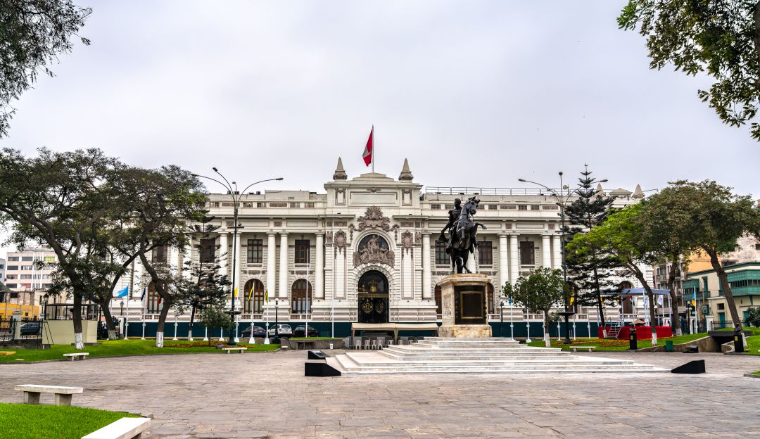 Jefa de Congreso peruano rechaza realizar consulta sobre nueva Constitución Jefa de Congreso peruano rechaza realizar consulta sobre nueva Constitución