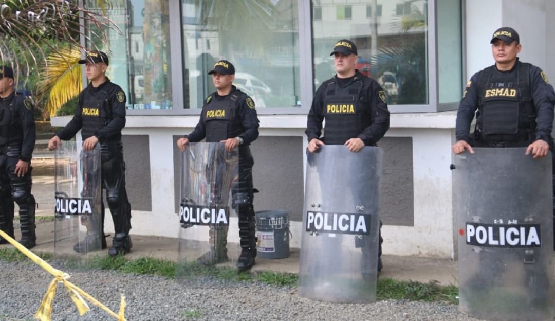 La Policía de Cali cuenta con 2.500 uniformados de apoyo provenientes de diferentes partes del país. La Policía de Cali cuenta con 2.500 uniformados de apoyo provenientes de diferentes partes del país.