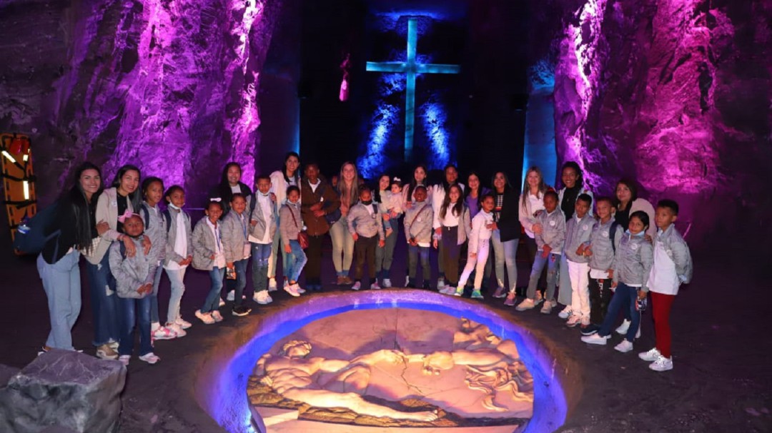Niños bolivarenses visitaron la Catedral de Sal de Zipaquirá