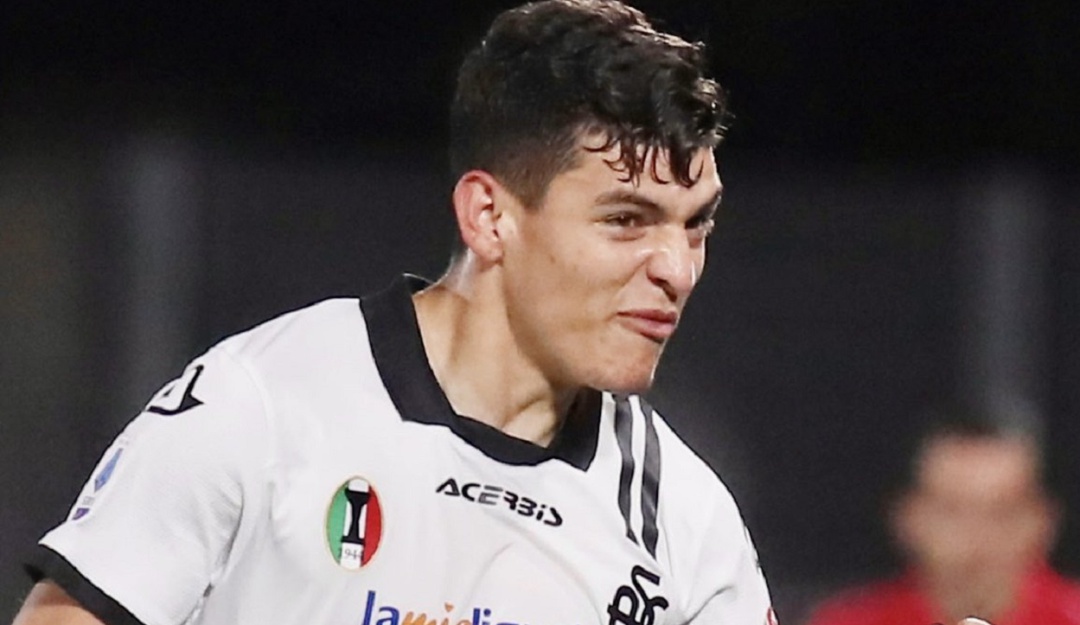 Kevin Agudelo festeja su tercer gol con Spezia en la presente temporada. Kevin Agudelo festeja su tercer gol con Spezia en la presente temporada.