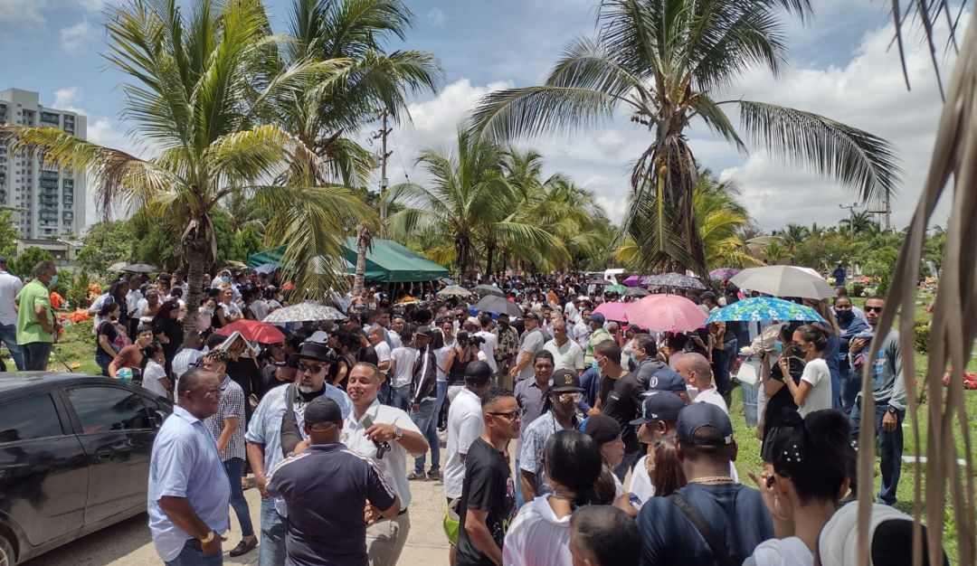 Edwin Jr. Antequera fue despedido en el cementerio Jardines de Cartagena Edwin Jr. Antequera fue despedido en el cementerio Jardines de Cartagena