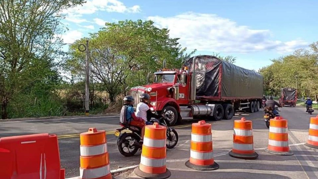Autorizan paso a todo tipo de vehículos por el puente Arenoso en el Huila