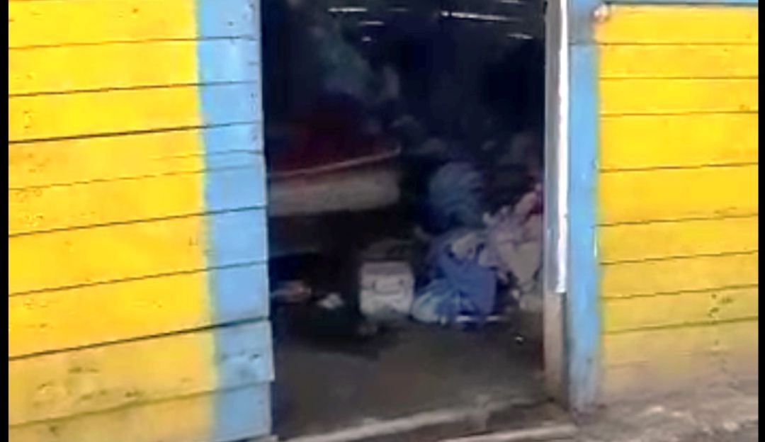 Una adulta mayor que murió al parecer por causas naturales se encuentra en estado de descomposición y ninguna autoridad ha hecho el procedimiento Una adulta mayor que murió al parecer por causas naturales se encuentra en estado de descomposición y ninguna autoridad ha hecho el procedimiento