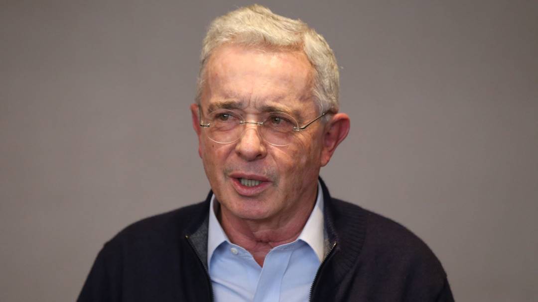 Fiscalía cita a interrogatorio a Álvaro Uribe
