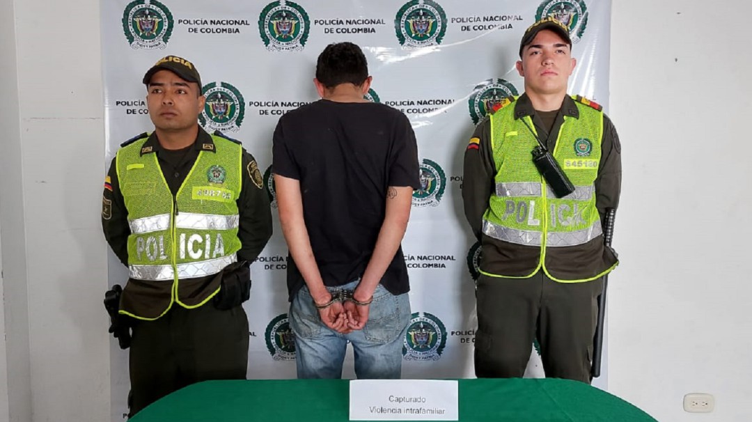 Capturan hombre que habría mordido a su pareja arrancándole parte del labio