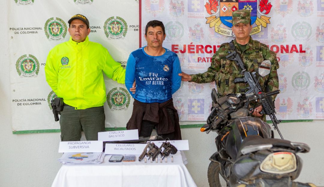 Al parecer provenían del cauca y su función era extorsionar comerciantes de la zona huilense. Al parecer provenían del cauca y su función era extorsionar comerciantes de la zona huilense.
