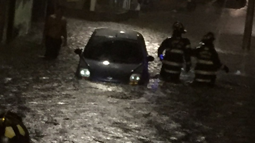 En un barrio de Armenia, 10 viviendas se inundan cada que llueve
