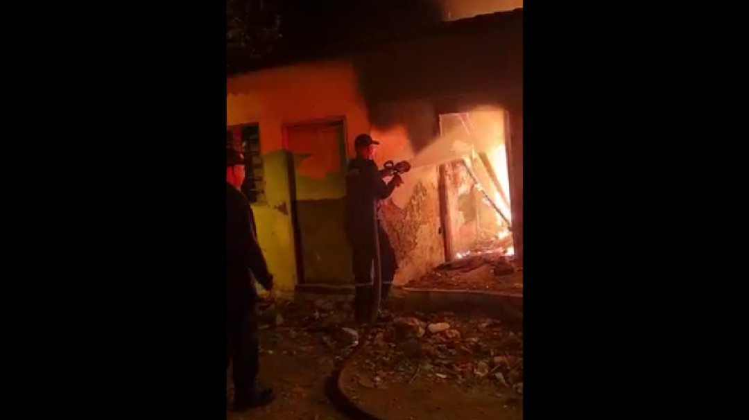 Incendio destruyó enseres en una vivienda de El Pozón