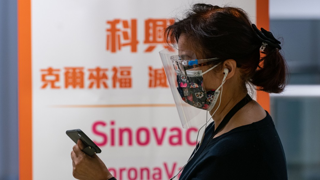 Sinovac construirá planta de producción de vacunas en Bogotá