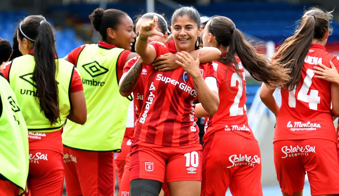 América cerró la fase regular de la Liga como líder, en un reñido mano a mano con Santa Fe. América cerró la fase regular de la Liga como líder, en un reñido mano a mano con Santa Fe.