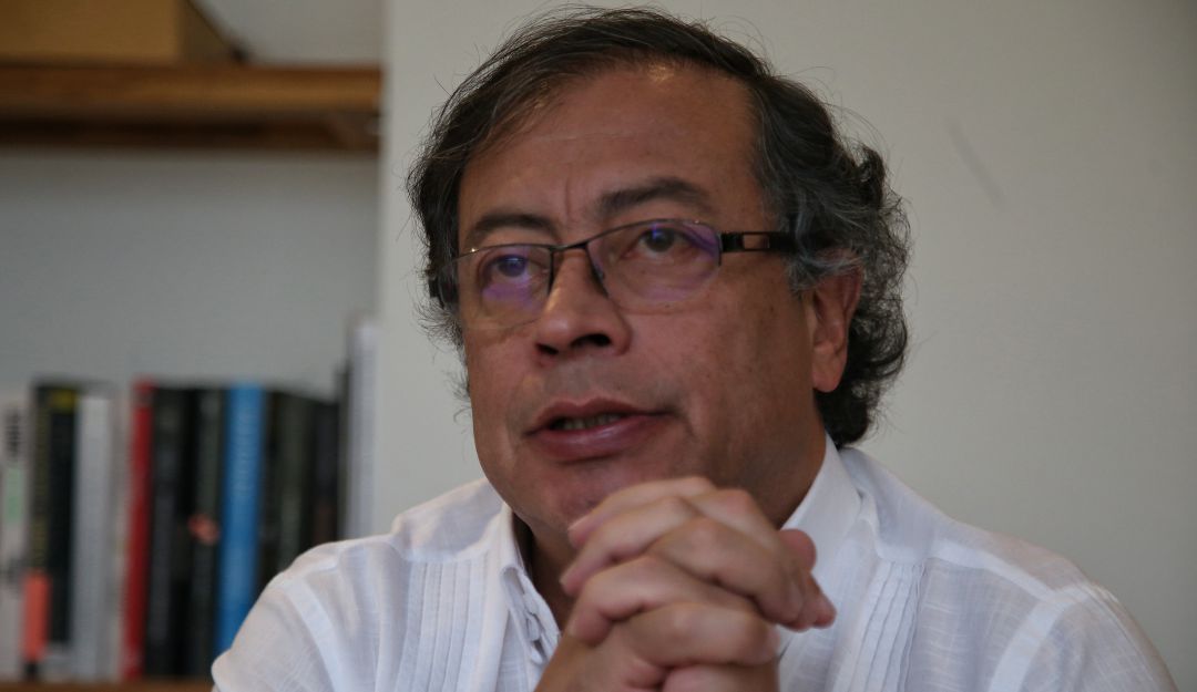Fecode oficializó su adhesión a la candidatura de Gustavo Petro Fecode oficializó su adhesión a la candidatura de Gustavo Petro