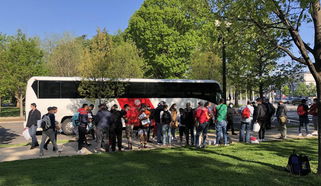El Bus, detalles de la movilización de 400 migrantes de Texas a Washington El Bus, detalles de la movilización de 400 migrantes de Texas a Washington